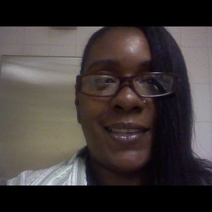 Meet your Posher, Surrella